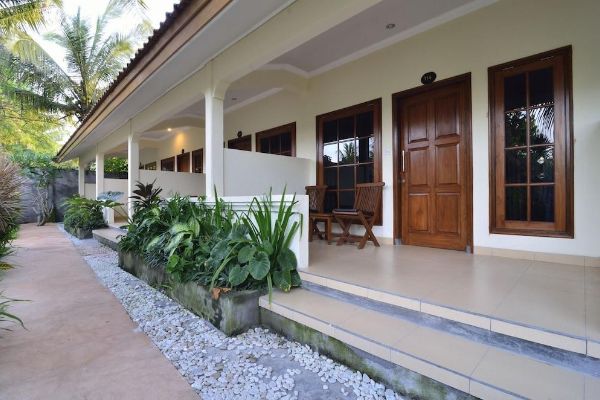 Segara Anak Bungalow & Restaurant (Praya)